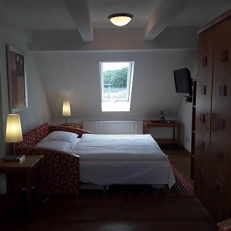 Landgasthof "Zur Post" Hotel Koenigstein  Екстериор снимка